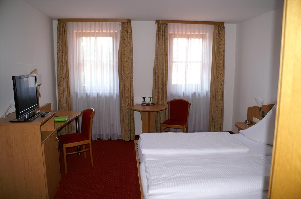 Scharmerhof Хоенбрун Екстериор снимка